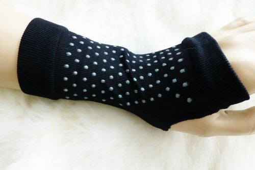Lace Poet LYCRA Designer Compression Support Wrist & Hand Brace Gloves
